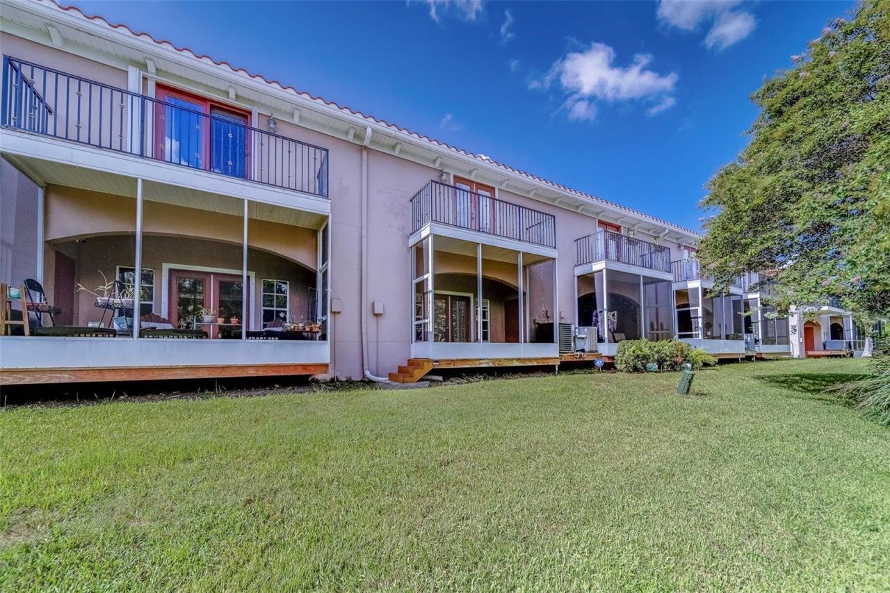 270 Valencia Circle, Saint Petersburg, FL 33716 Photo