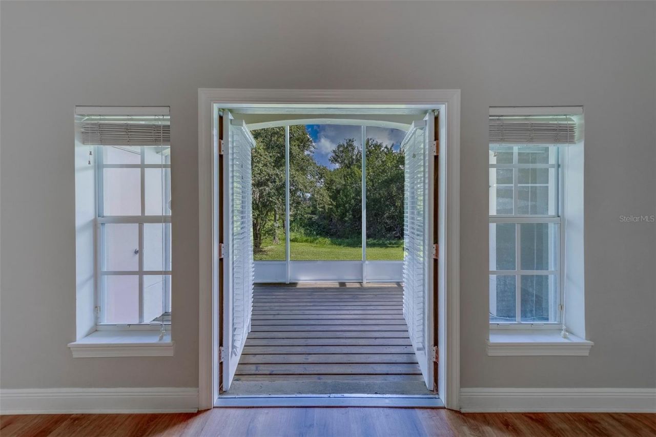 270 Valencia Circle, Saint Petersburg, FL 33716 Photo