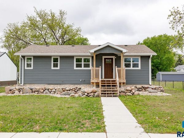 105 W Kluckholm St, Montrose, SD 57048