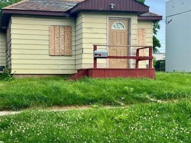 1017 Stocker Avenue, Flint, MI 48503