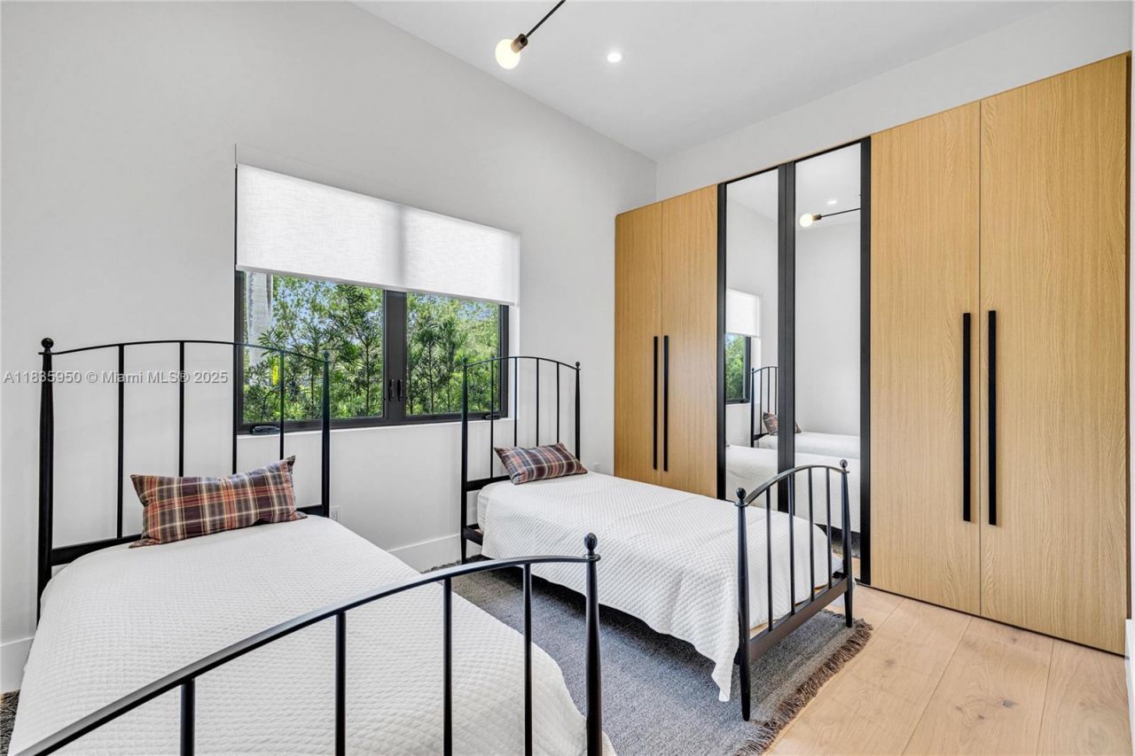 7699 SW 118th St, Pinecrest, FL 33156 Photo