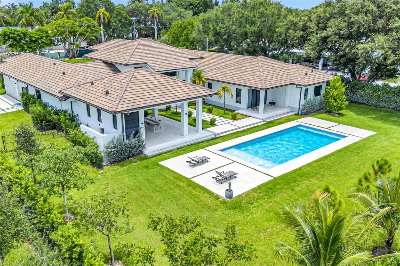 7699 SW 118th St, Pinecrest, FL 33156 Photo