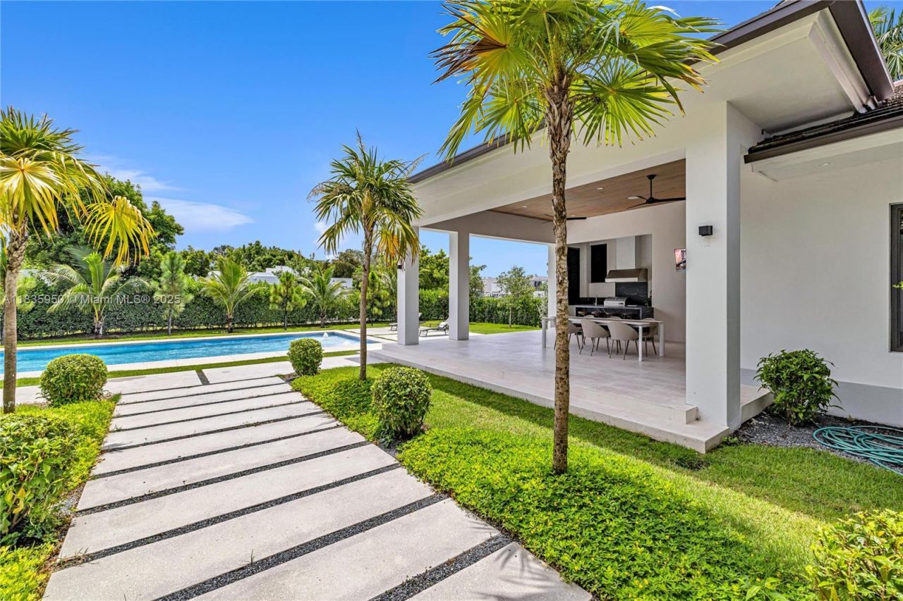 7699 SW 118th St, Pinecrest, FL 33156 Photo