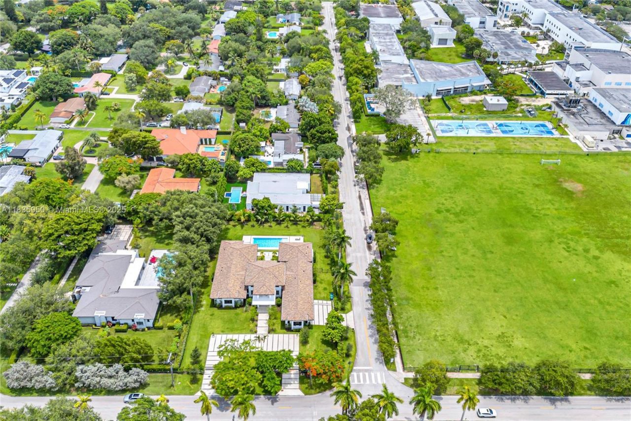 7699 SW 118th St, Pinecrest, FL 33156 Photo