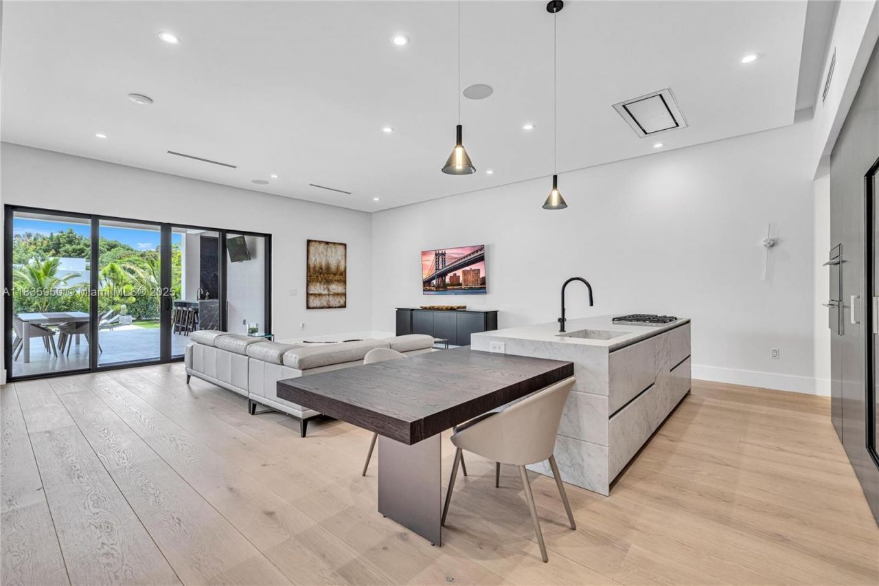 7699 SW 118th St, Pinecrest, FL 33156 Photo