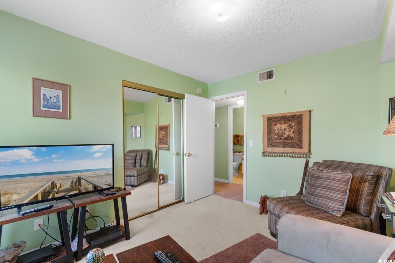 2276 Essex Dr. Photo 21