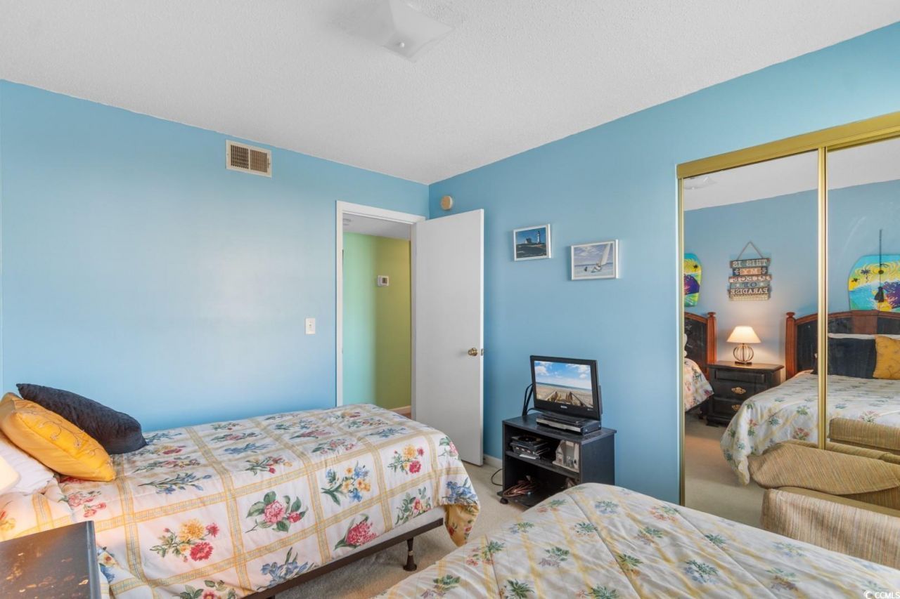 2276 Essex Dr. Photo 22