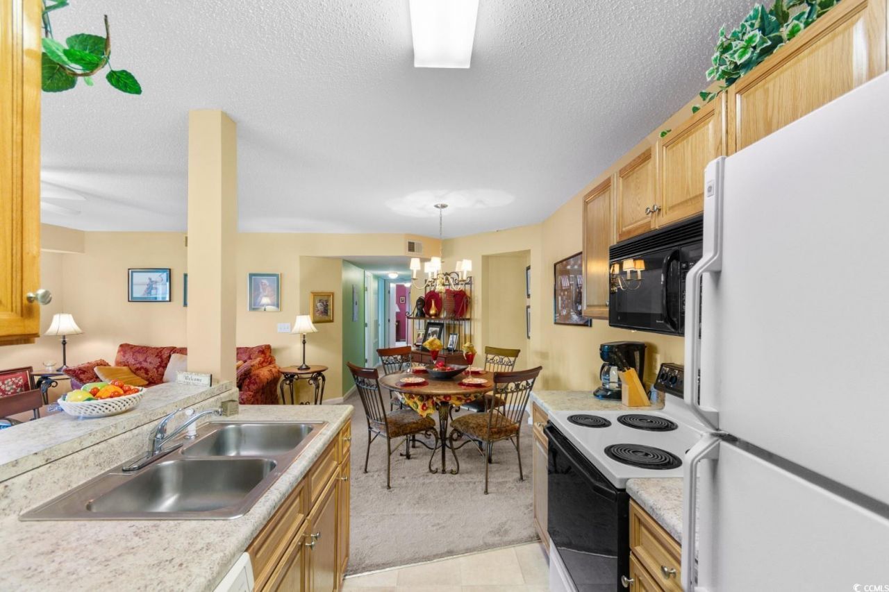 2276 Essex Dr. Photo 5