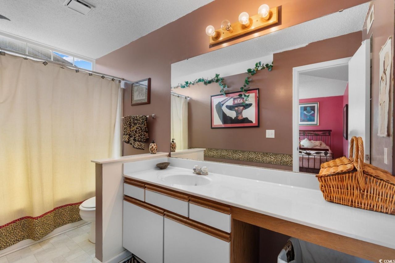 2276 Essex Dr. Photo 8