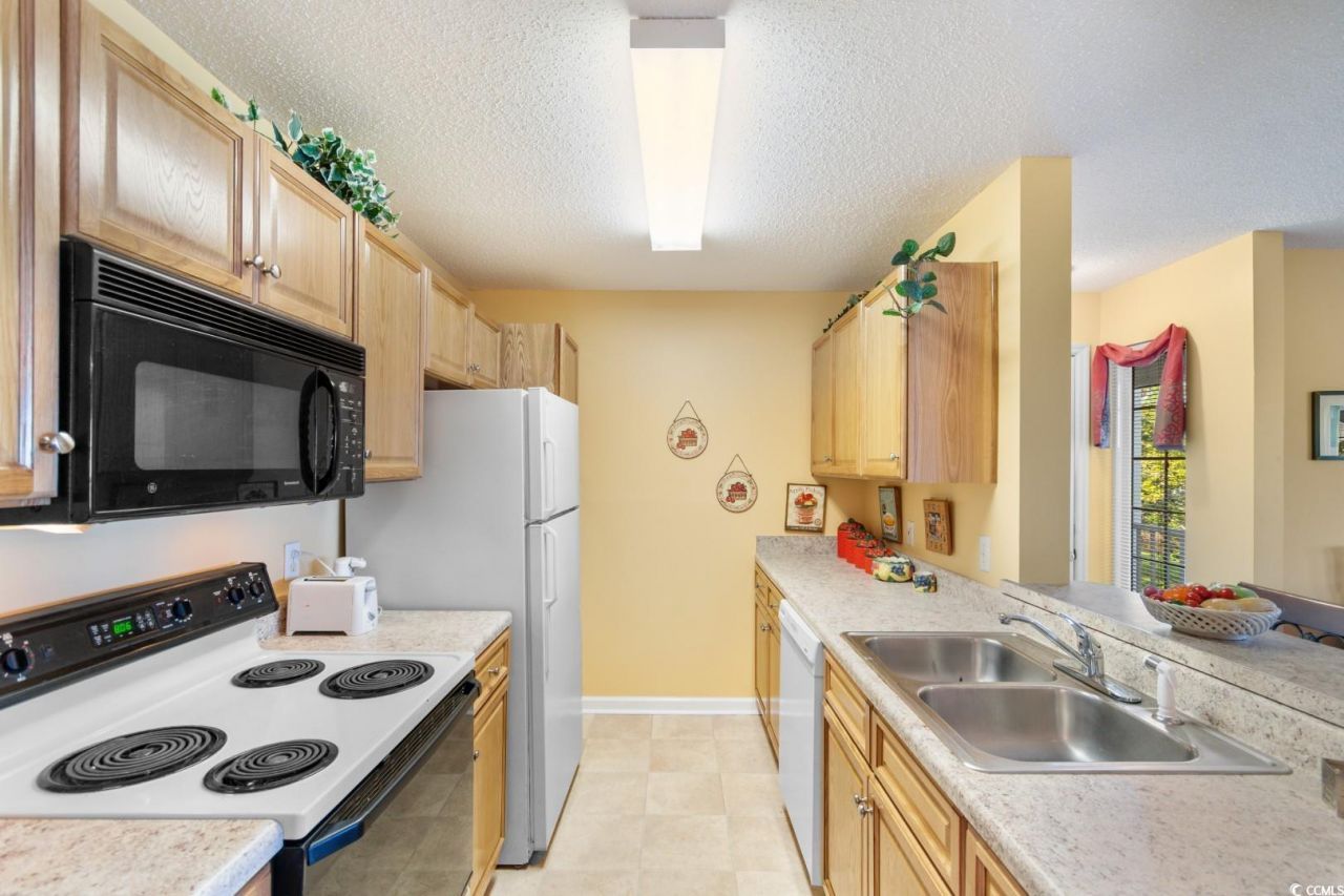 2276 Essex Dr. Photo 9