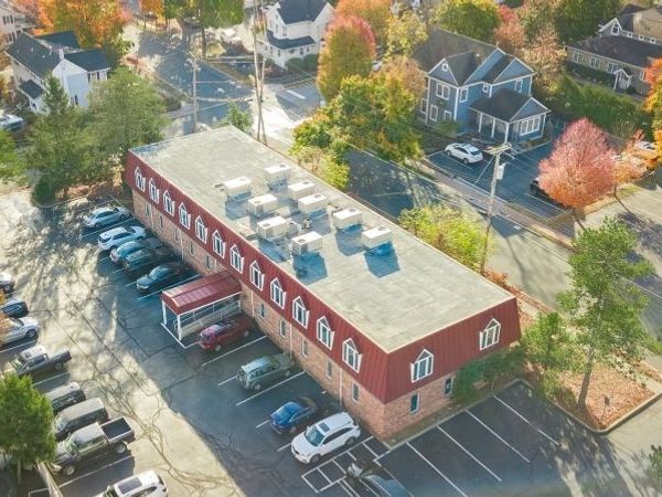 385 Clinton Ave, Wyckoff, NJ 07481