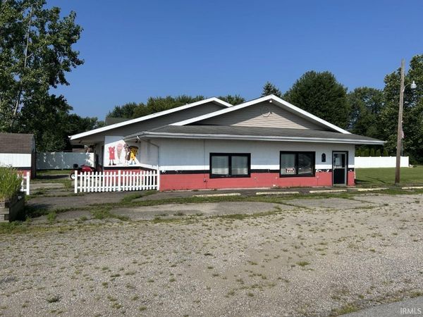 3729 E Shore Drive, Bremen, IN 46506