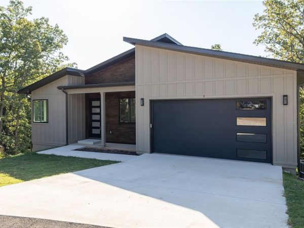 9 Seven Oaks Lane, Bella Vista, AR 72714