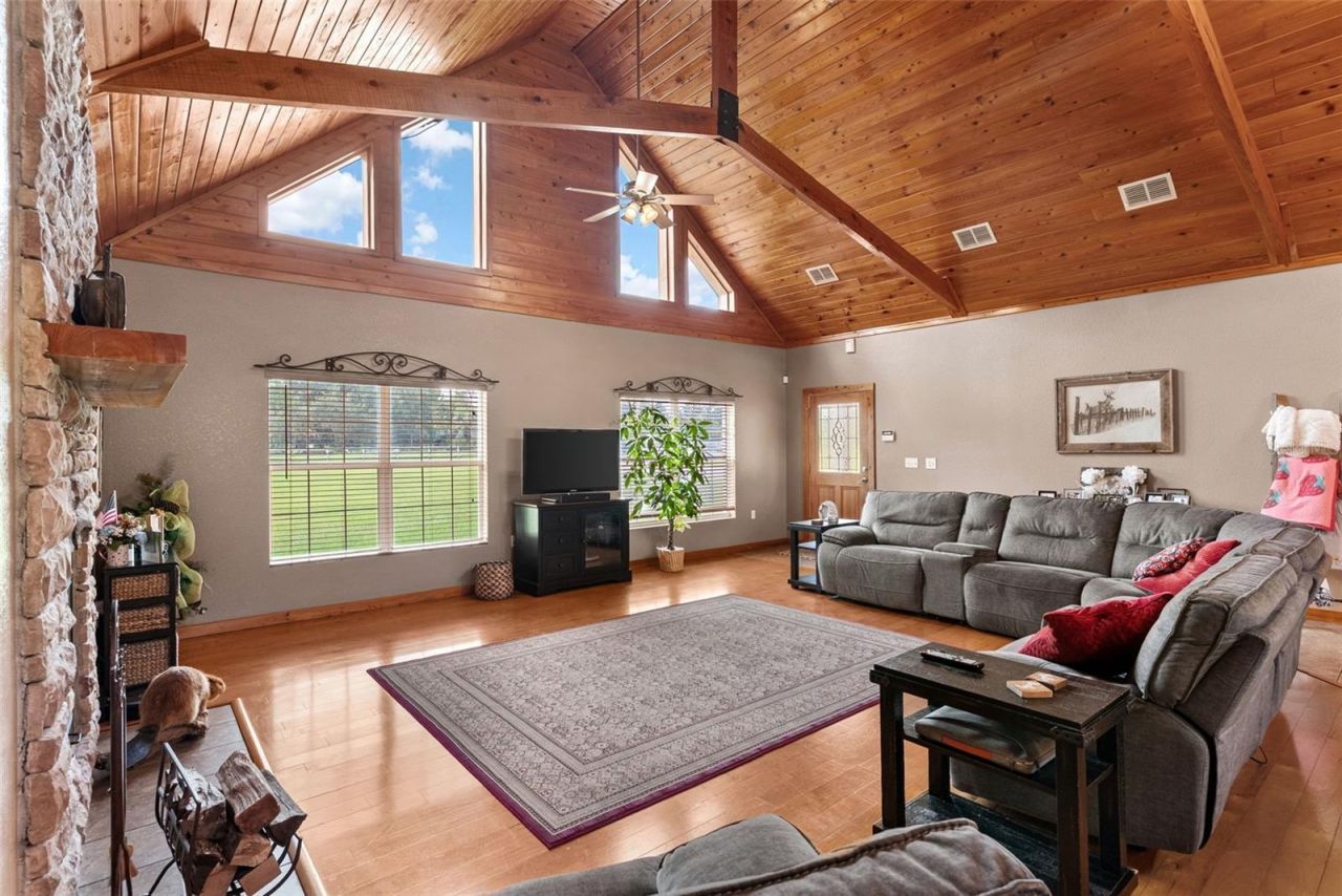 12136 Mcintosh Road, Thonotosassa, FL 33592 Photo