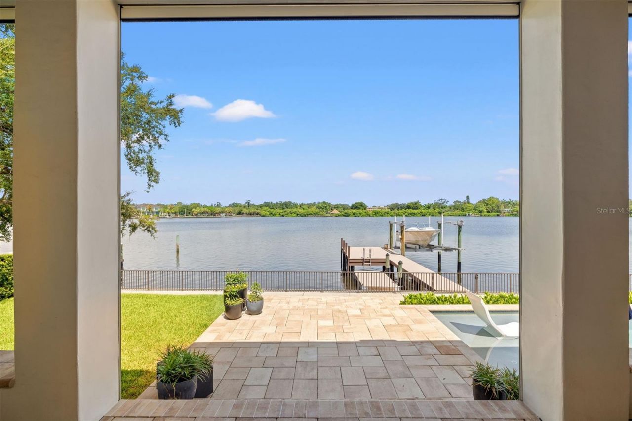 1210 Monterey Boulevard Ne, Saint Petersburg, FL 33704 Photo