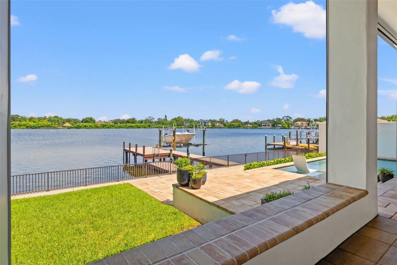 1210 Monterey Boulevard Ne, Saint Petersburg, FL 33704 Photo