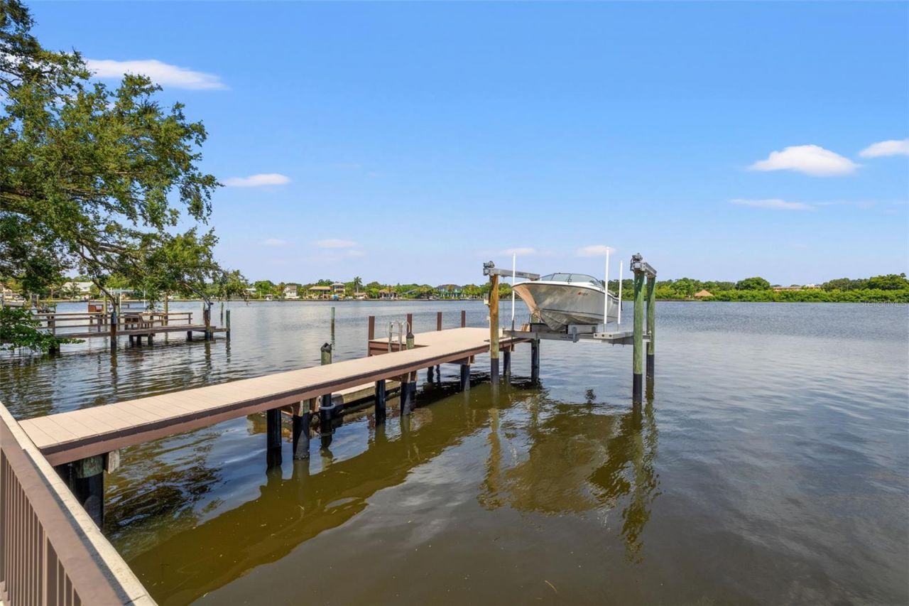 1210 Monterey Boulevard Ne, Saint Petersburg, FL 33704 Photo