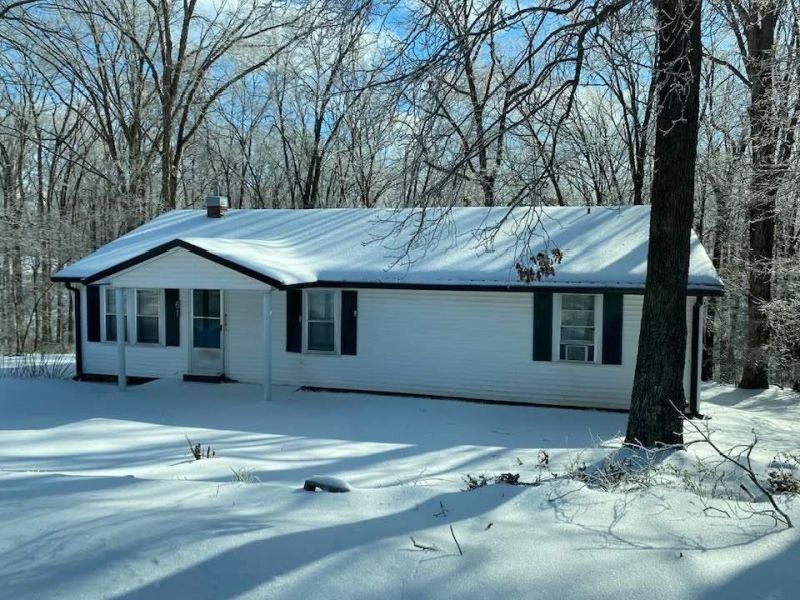 61 Brazzle Rd, Waverly, TN 37185 Main Photo