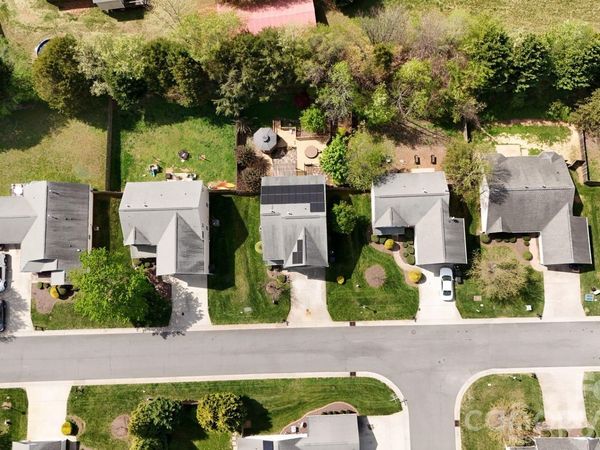 754 Peachtree Meadows Circle, Kernersville, NC 27284