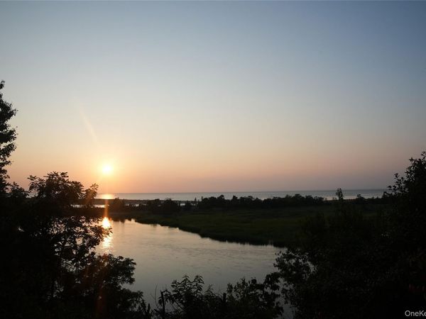 14 W Meadow Lane Extension, Stony Brook, NY 11790