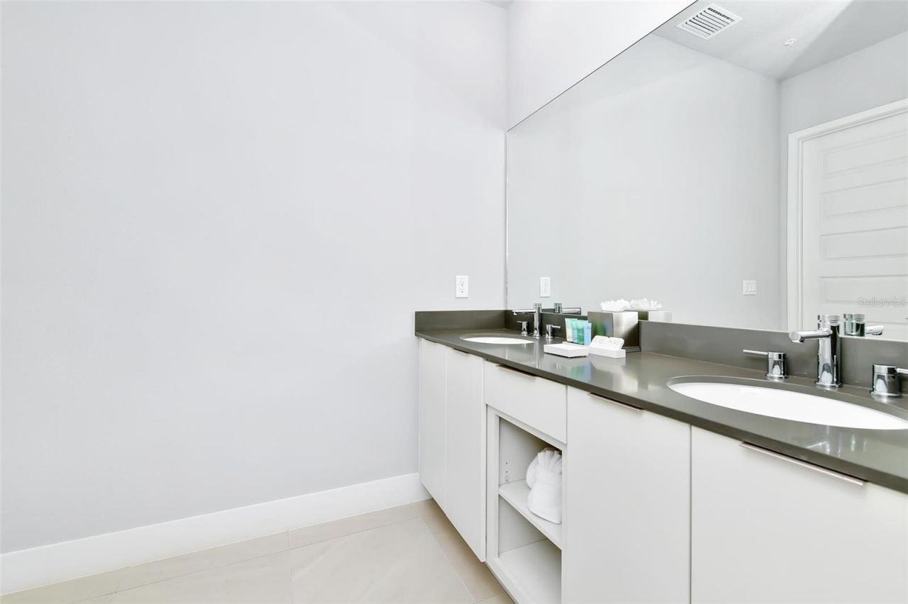 7740 Sandy Ridge Drive, Unit 121, Reunion, FL 34747 Photo