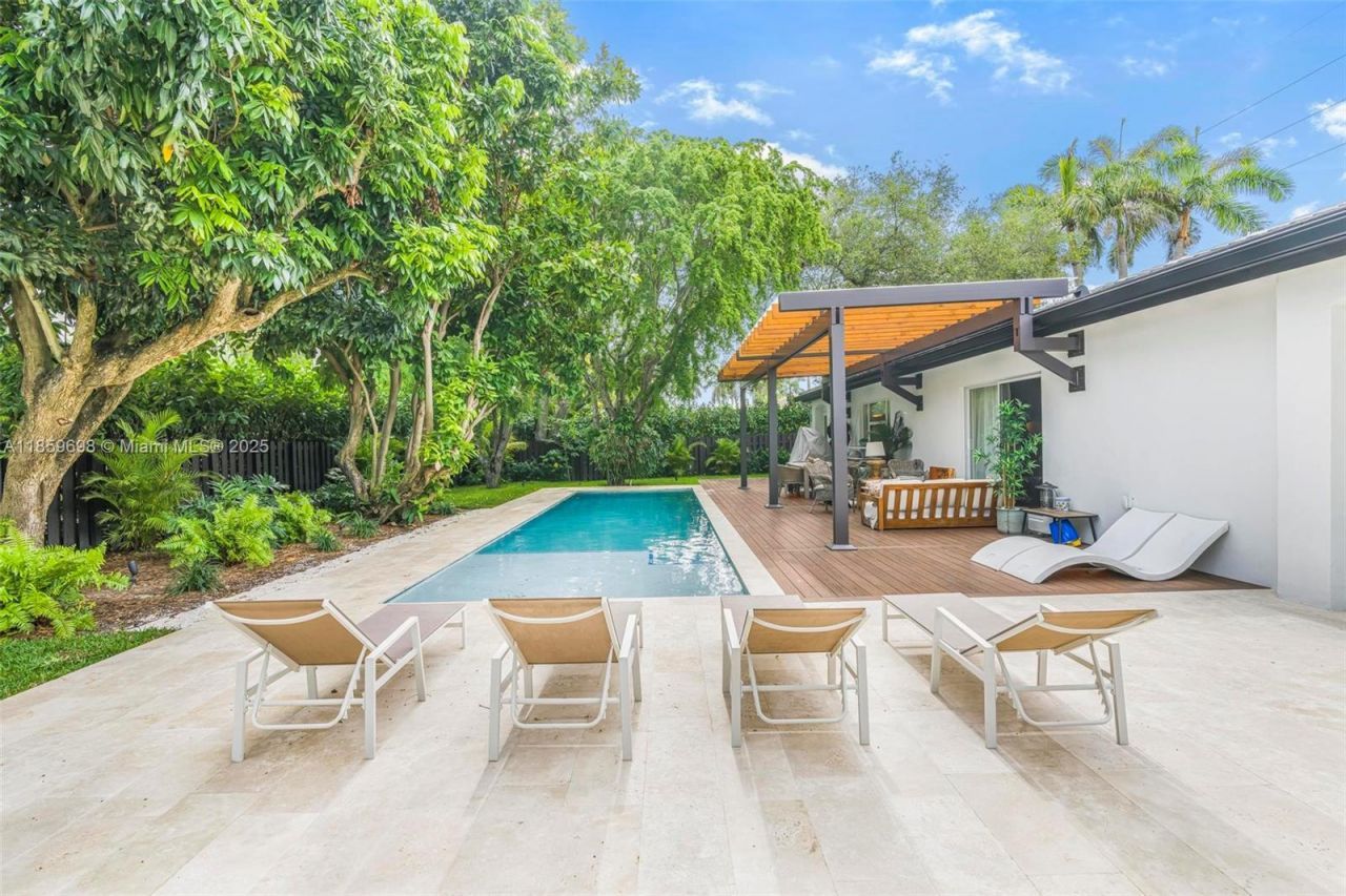 7560 SW 144th St, Palmetto Bay, FL 33158 Photo