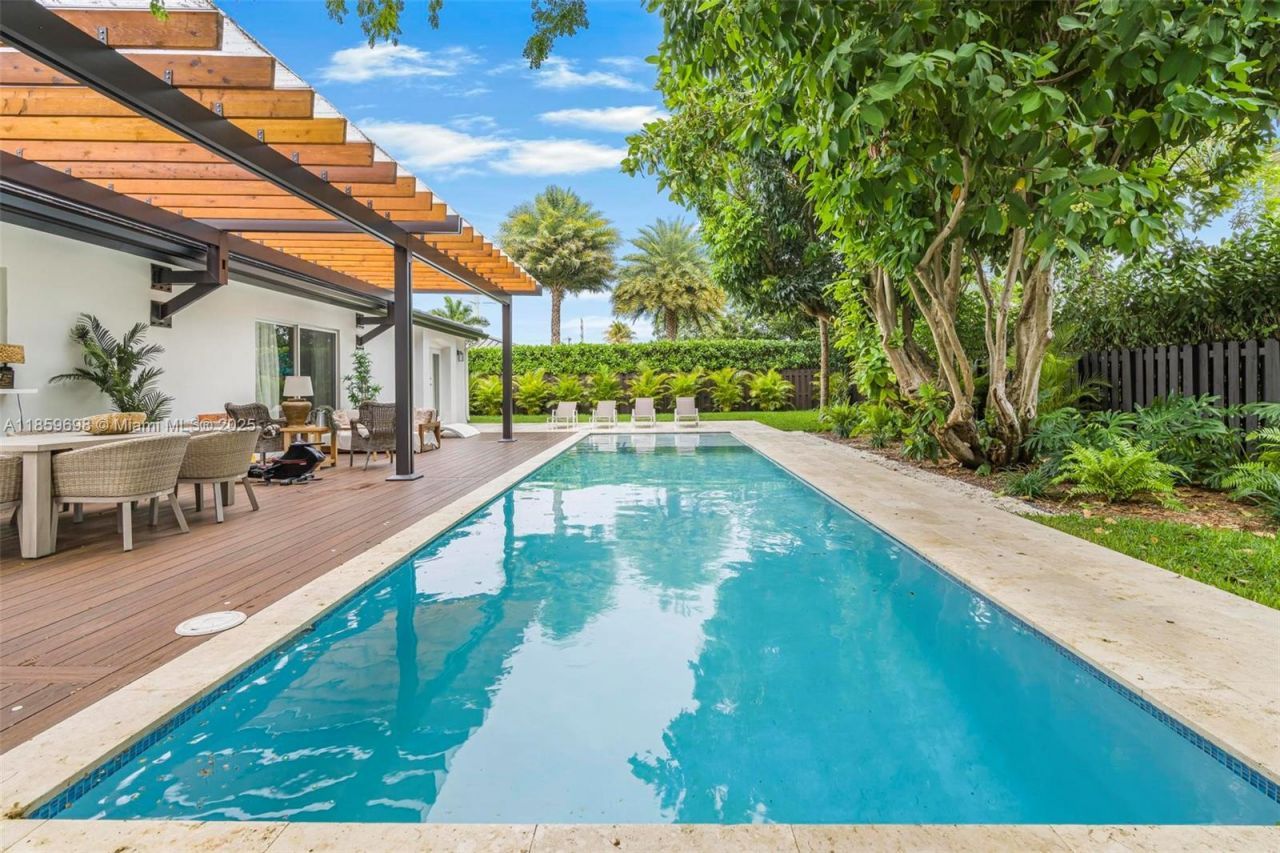 7560 SW 144th St, Palmetto Bay, FL 33158 Photo