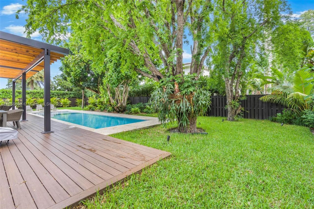 7560 SW 144th St, Palmetto Bay, FL 33158 Photo