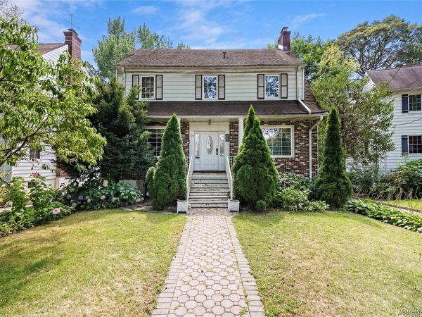 32 Parkway Circle, Mount Vernon, NY 10552