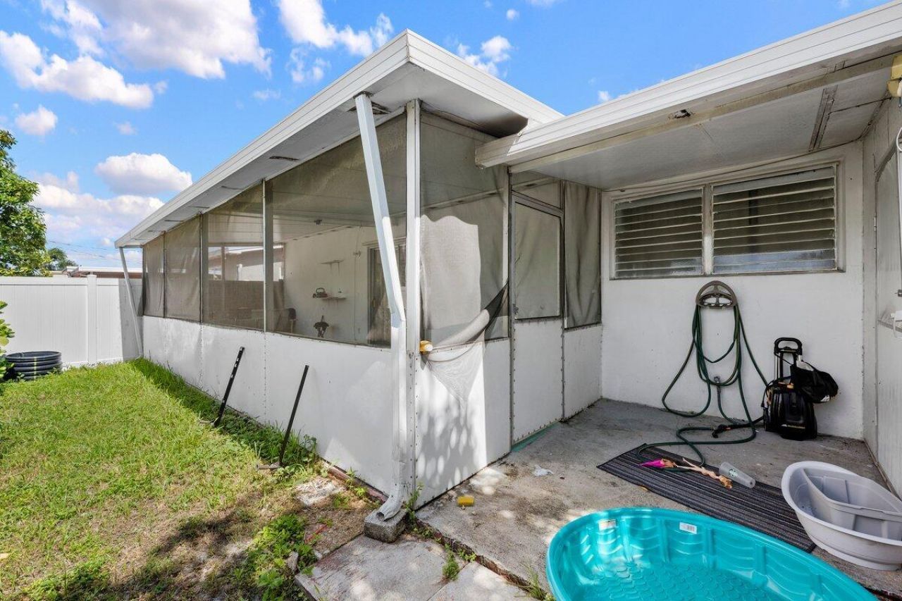 313 SW 7th Street, Hallandale Beach, FL 33009 Photo