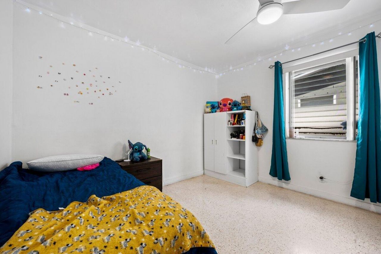 313 SW 7th Street, Hallandale Beach, FL 33009 Photo