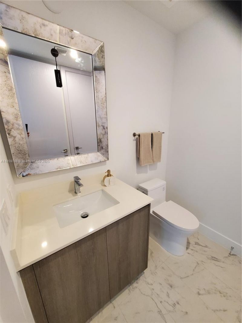 17550 Collins Ave, Unit 1403, Sunny Isles Beach, FL 33160 Photo