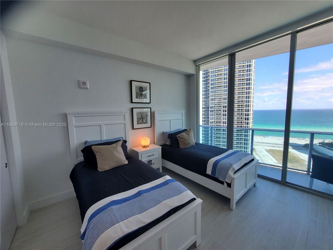 17550 Collins Ave, Unit 1403, Sunny Isles Beach, FL 33160 Photo