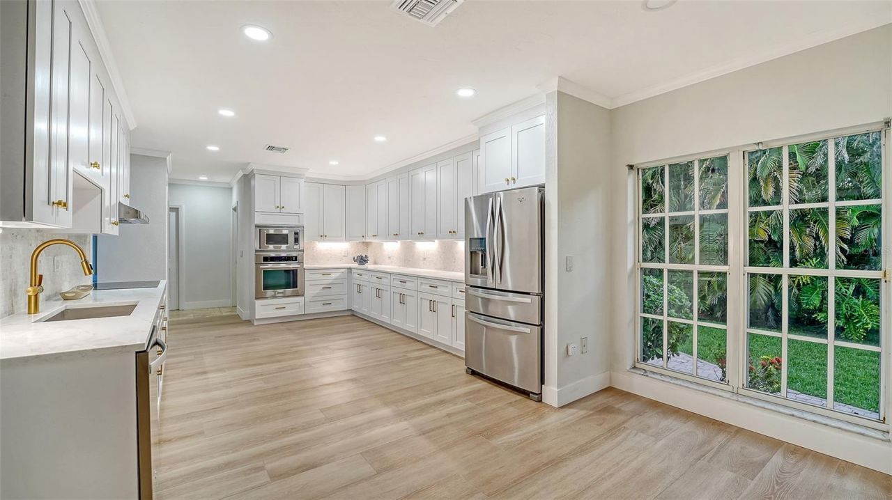 3639 Beneva Oaks Boulevard, Sarasota, FL 34238 Photo