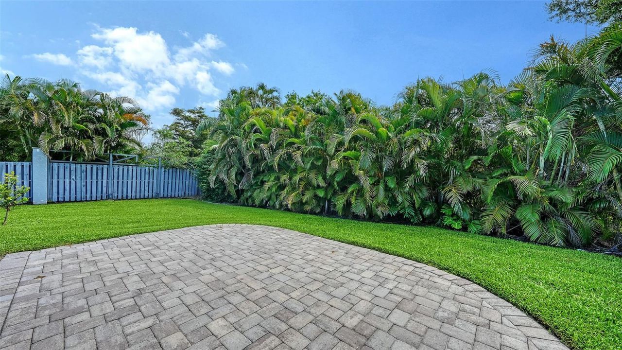 3639 Beneva Oaks Boulevard, Sarasota, FL 34238 Photo