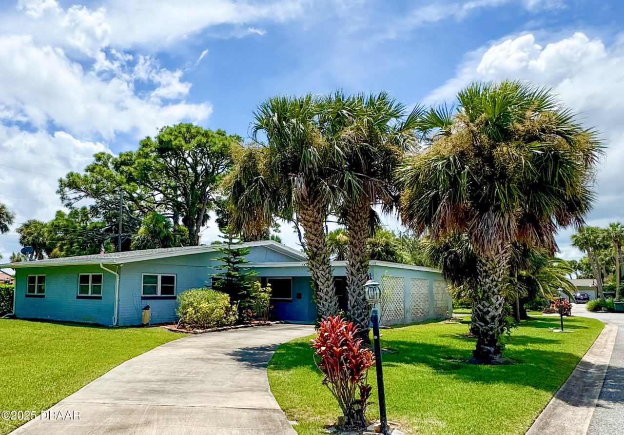 1619 N Halifax Avenue, Daytona Beach, FL 32118 Main Photo
