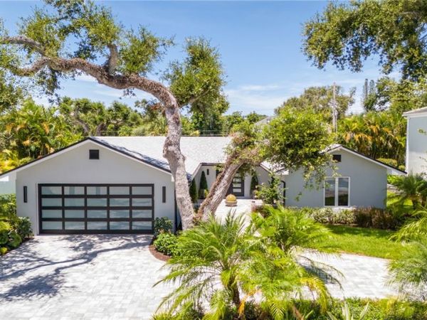 661 Date Palm Road, Vero Beach, FL 32963