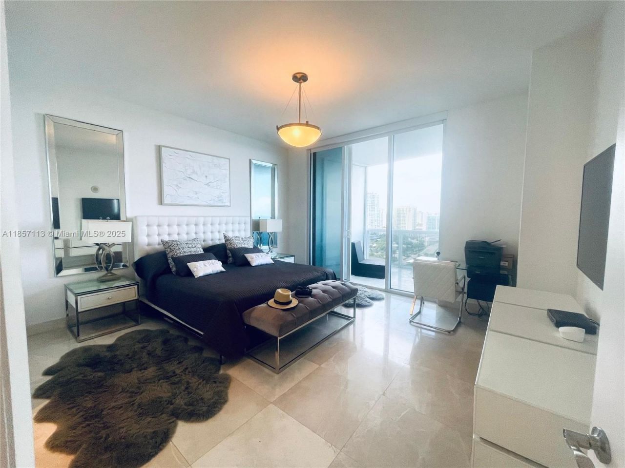 16001 Collins Ave, Unit 1402, Sunny Isles Beach, FL 33160 Photo