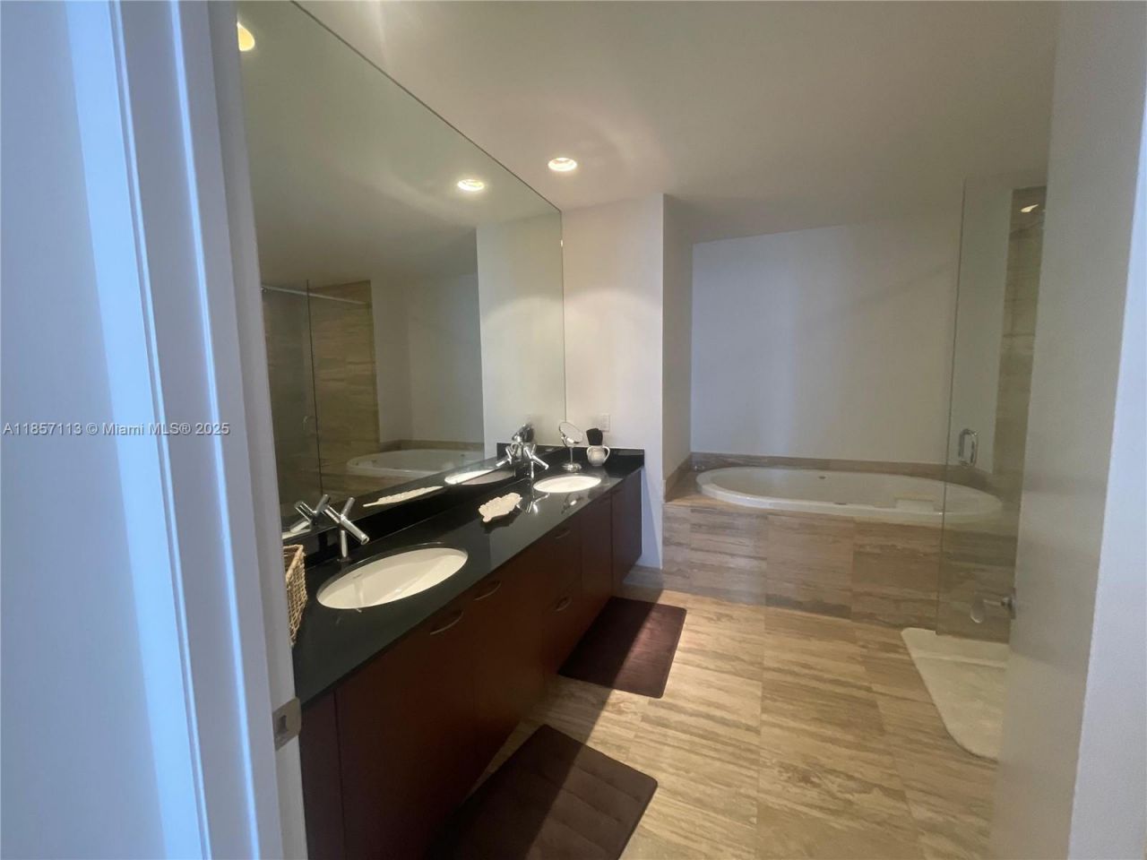 16001 Collins Ave, Unit 1402, Sunny Isles Beach, FL 33160 Photo