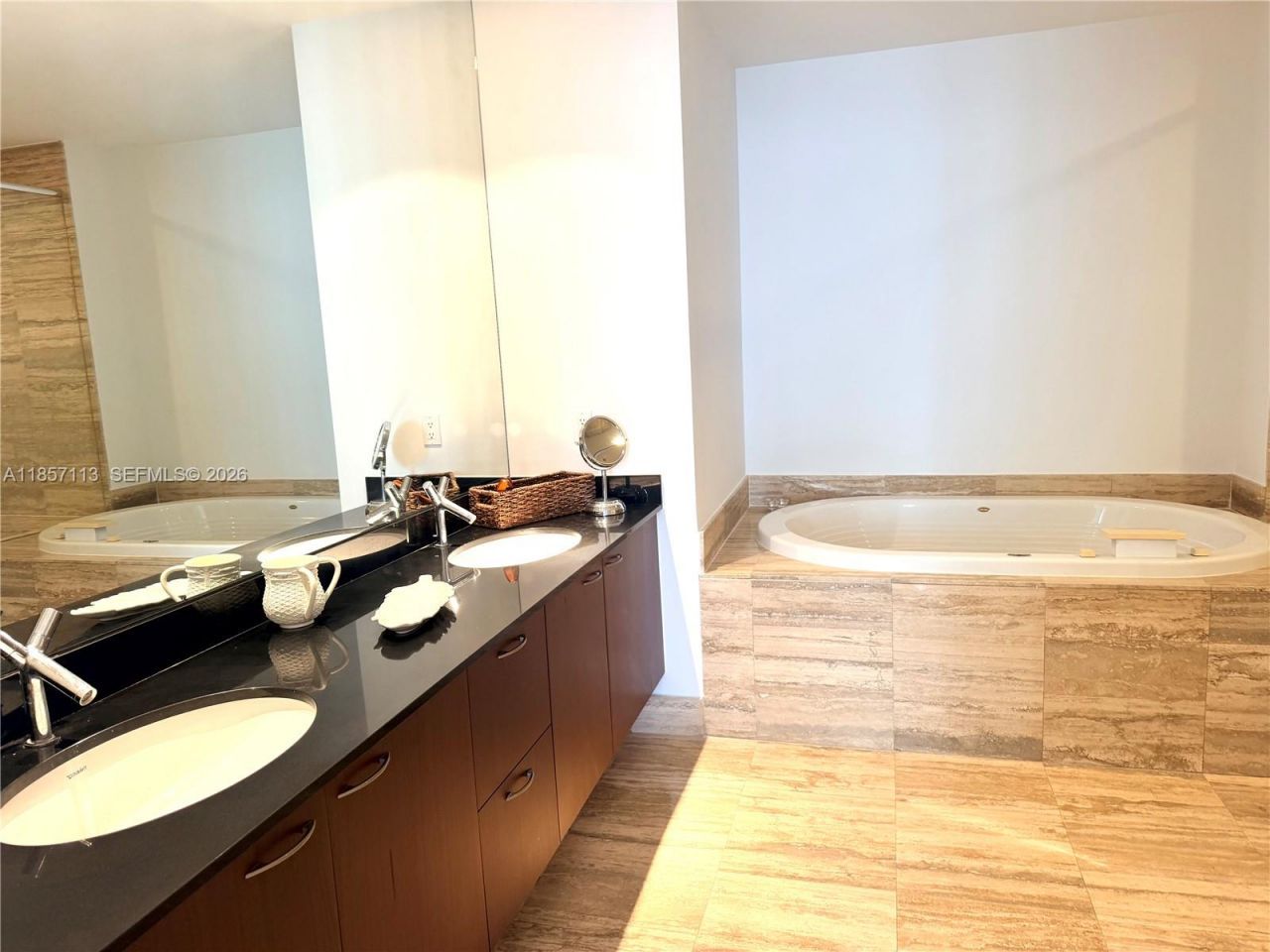 16001 Collins Ave, Unit 1402, Sunny Isles Beach, FL 33160 Photo