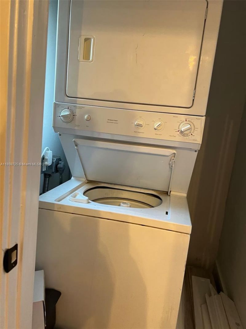 2701 NW 24th Ct, Unit R, Miami, FL 33142 Photo