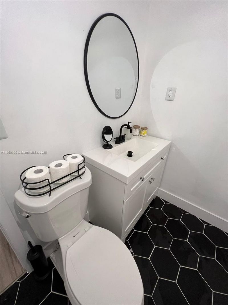 2701 NW 24th Ct, Unit R, Miami, FL 33142 Photo