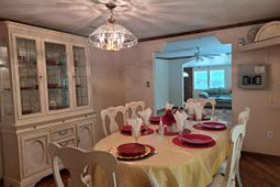 774 Hesseman Aveune photo 4