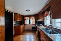 774 Hesseman Aveune photo 4