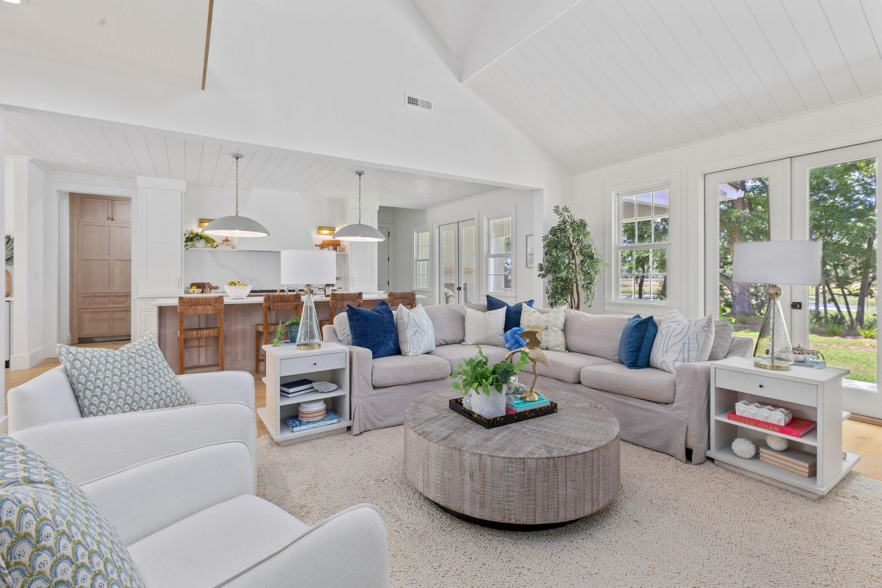 178 Beresford Creek Street Photo 24