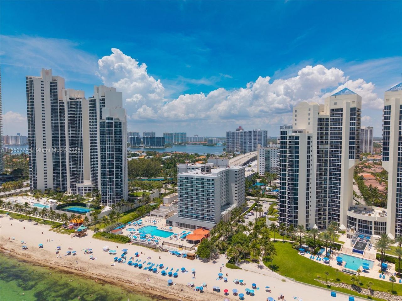 19201 Collins Ave, Unit 822, Sunny Isles Beach, FL 33160 Photo