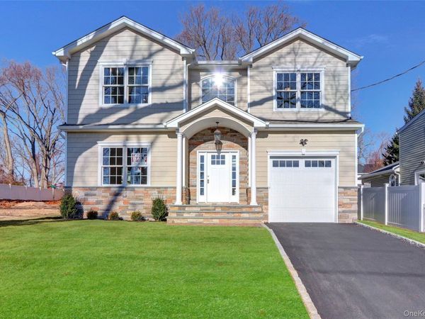 9 Hickory Road, Bayville, NY 11709