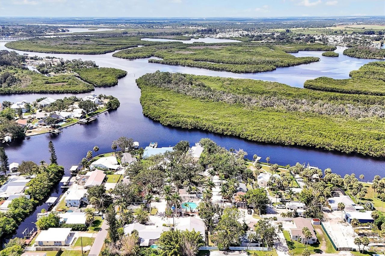 1800 Kofresi Court, Ruskin, FL 33570 Photo