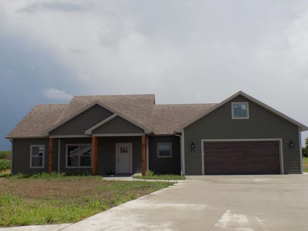 14 Carnival Lane, Centralia, MO 65240