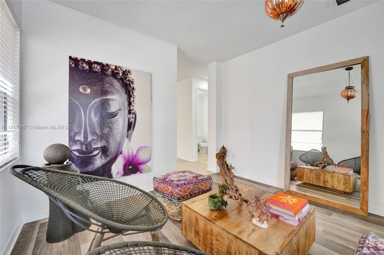 650 NE 191st Ter, Miami, FL 33179 Photo